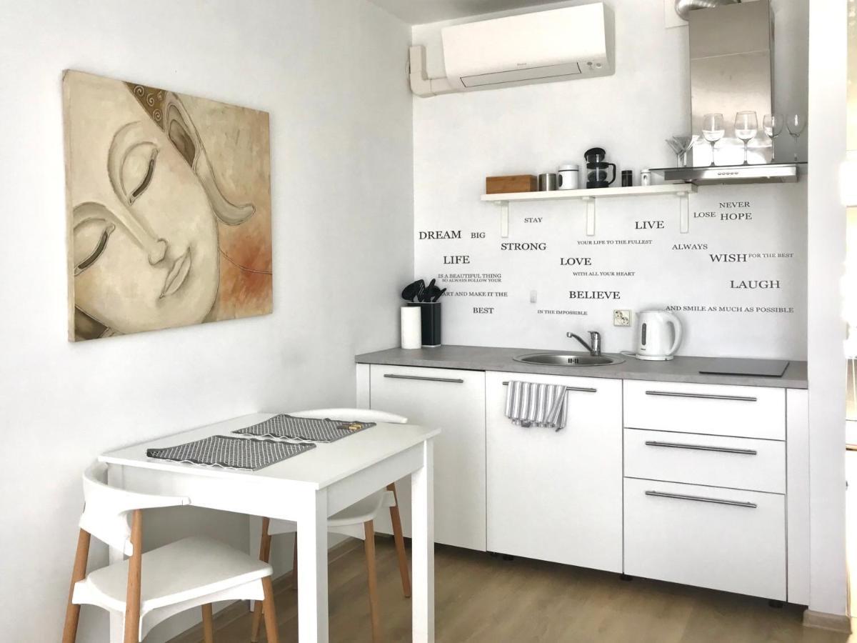 City Centre Studio In Design Quarter Close To Old Town & Harbor Apartman Tallinn Kültér fotó